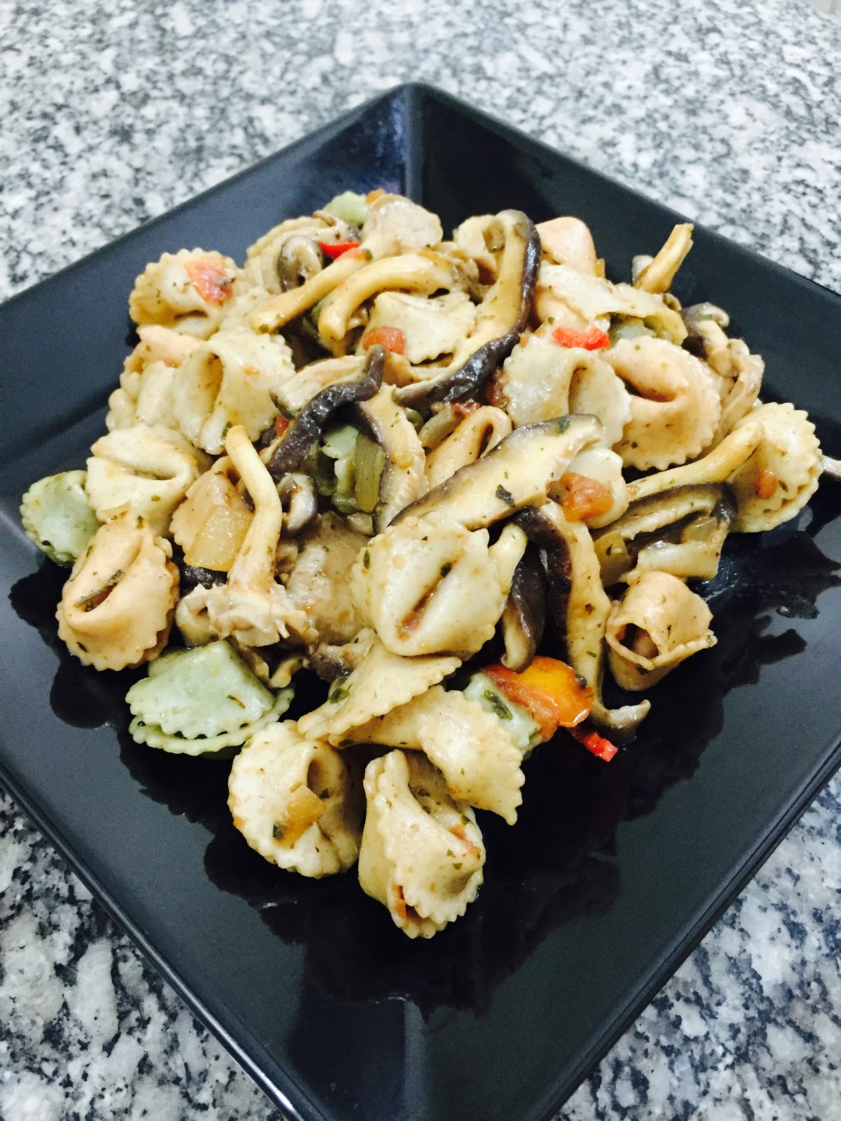 RECEITATERAPIA DA LORE TORTELLINI DE SHITAKE E SHIMEJI BRANCO