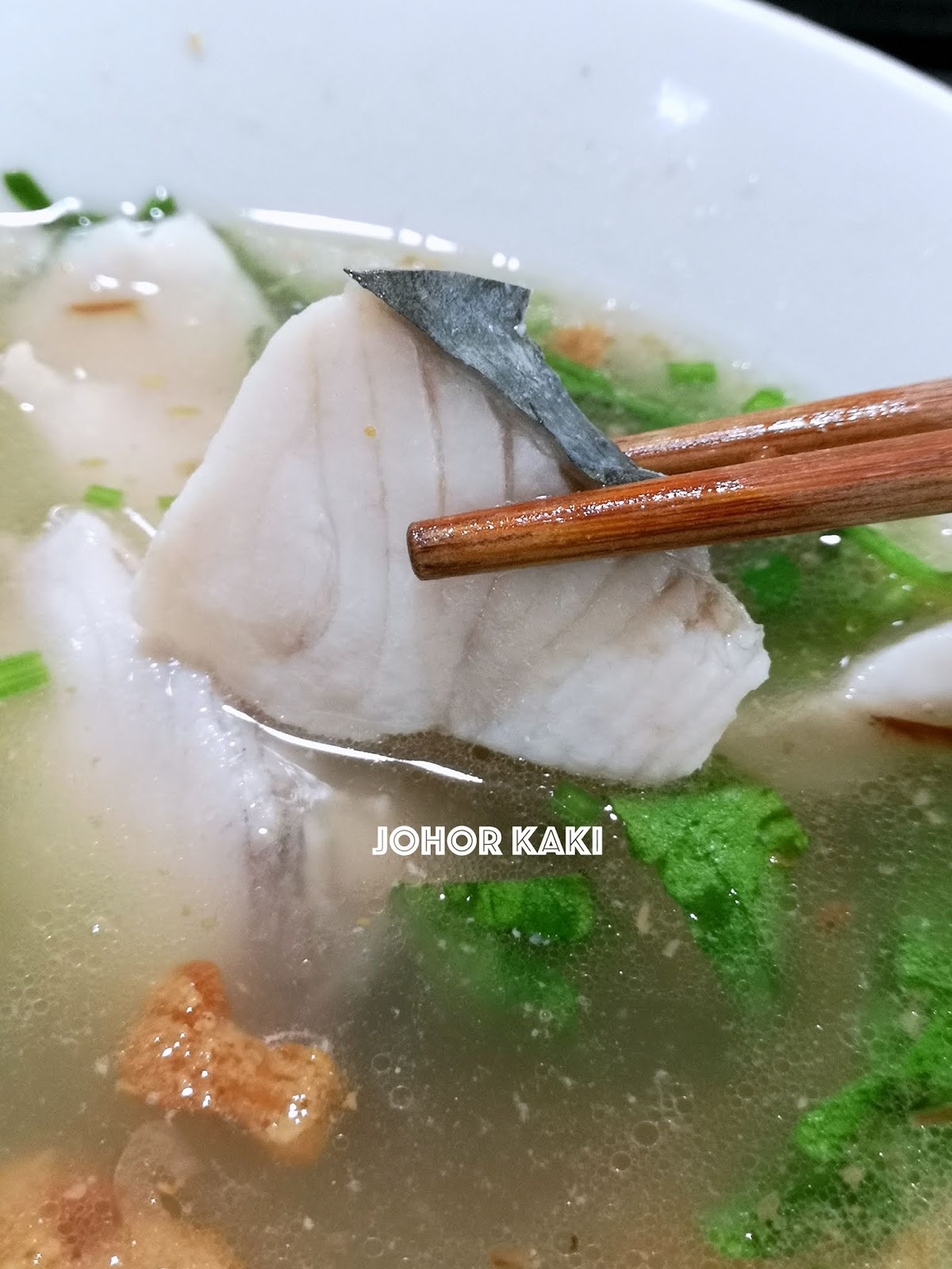 Tale Of Two Fish Soup Stalls Amoy Hawker Centre Han Kee Piao Ji Johor Kaki Travels For Food