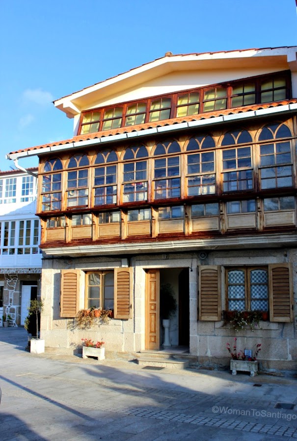foto de casa de madera en corcubion