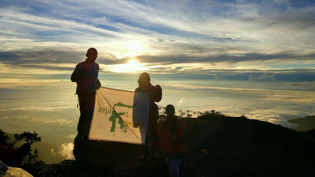 pendakian-gunung-latimojong