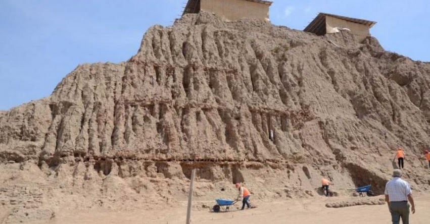 Descubren entierros de mujeres tejedoras en complejo piramidal de Túcume en Huaca Las Abejas - Lambayeque Descubren entierros de mujeres tejedoras en complejo piramidal de Túcume en Huaca Las Abejas - Lambayeque