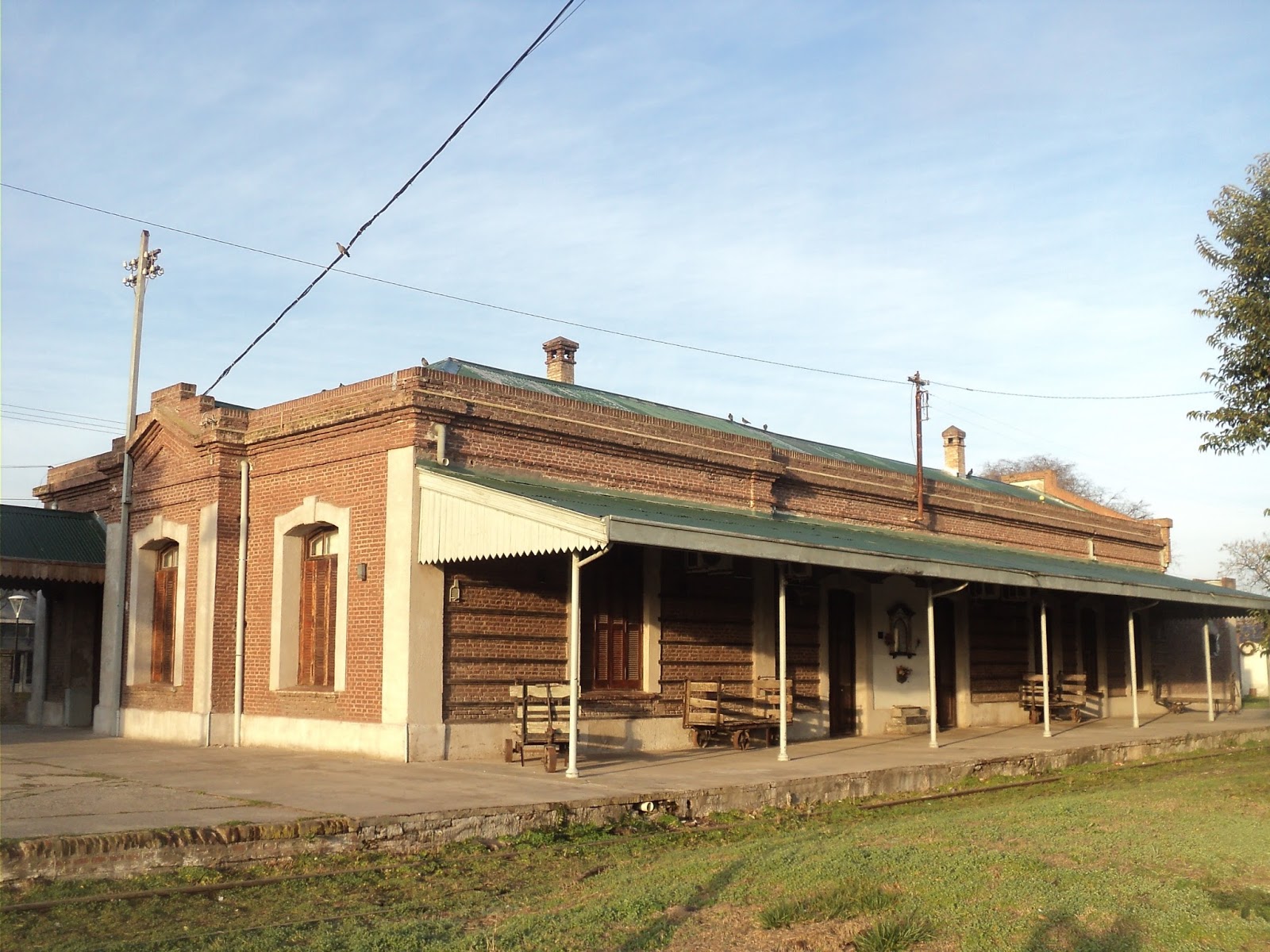 Mirar al Mundo Rivadavia / Estación América (Buenos Aires)
