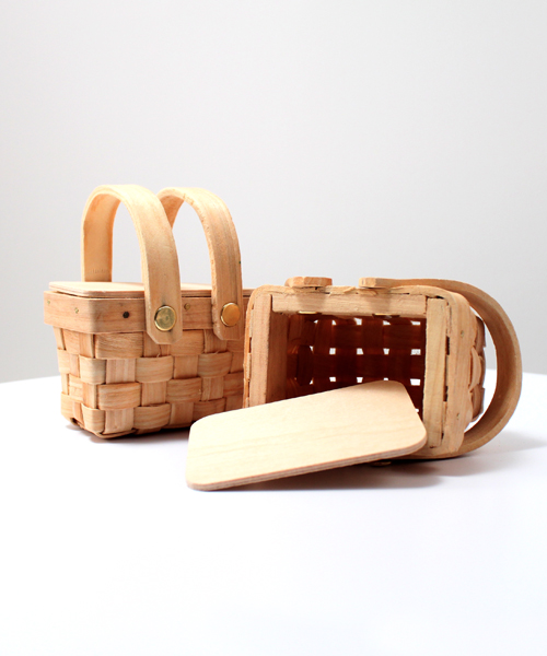 Miniature Woven Picnic Basket Unxia