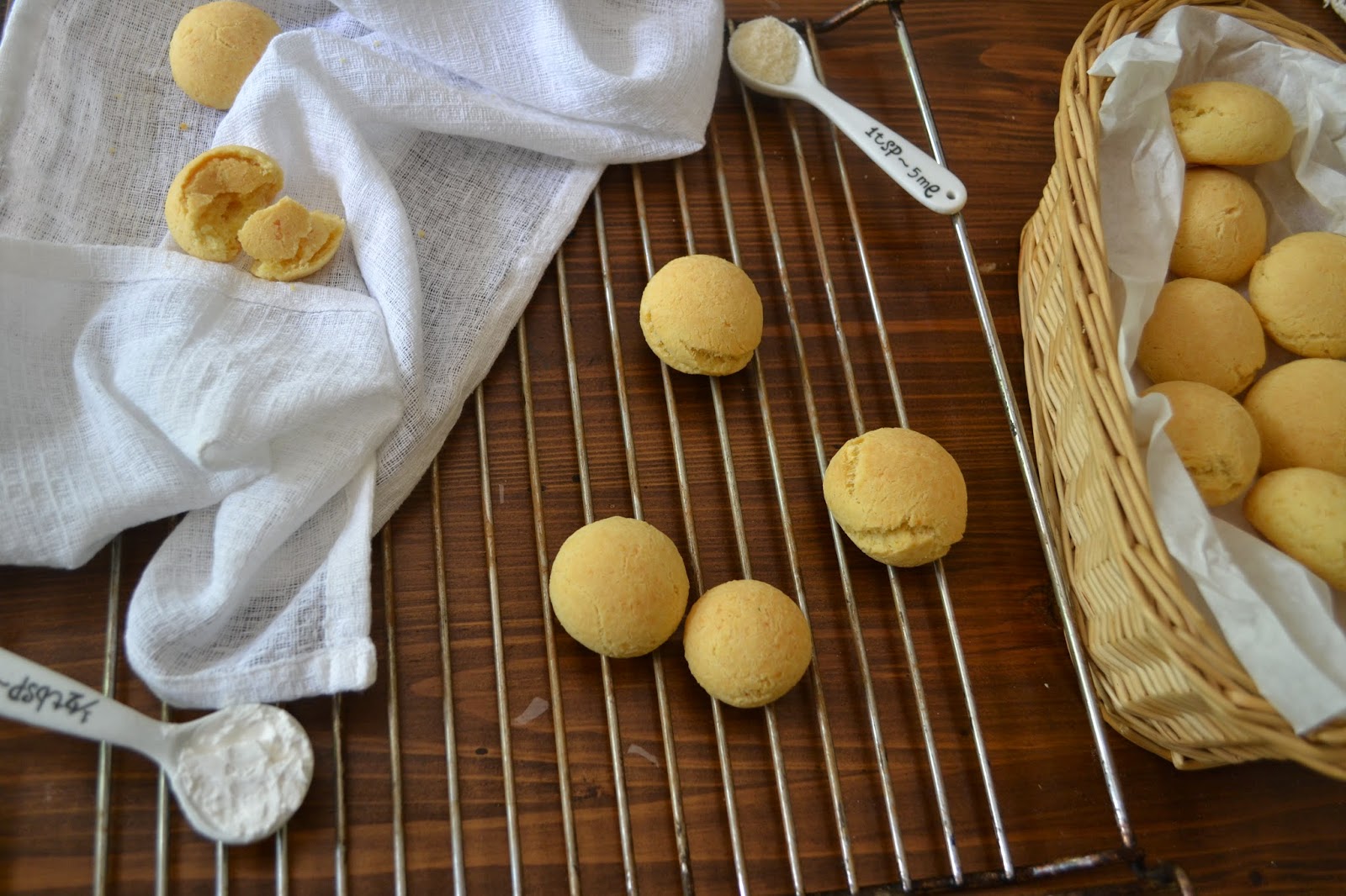 Savoury Wednesday: Pão de queijo - Brasilianische Käsebrötchen - The ...