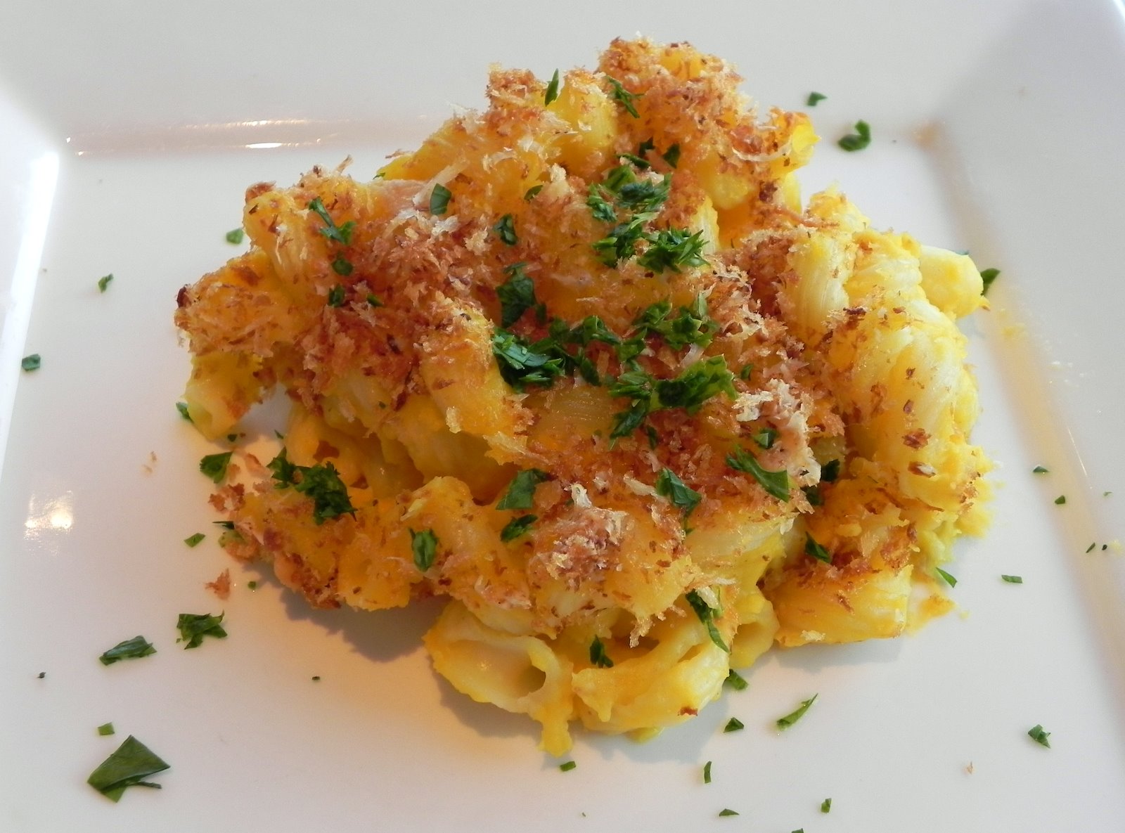 Lexi's Kitchen CREAMY, LIGHT MACARONI AND CHEESE