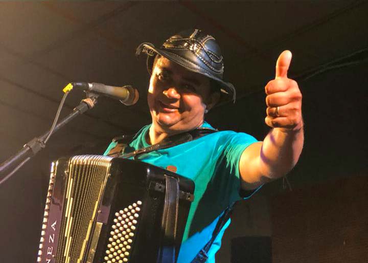 'Vai Aprígio' vira sensação após vídeo inusitado; músico faz aniversário hoje