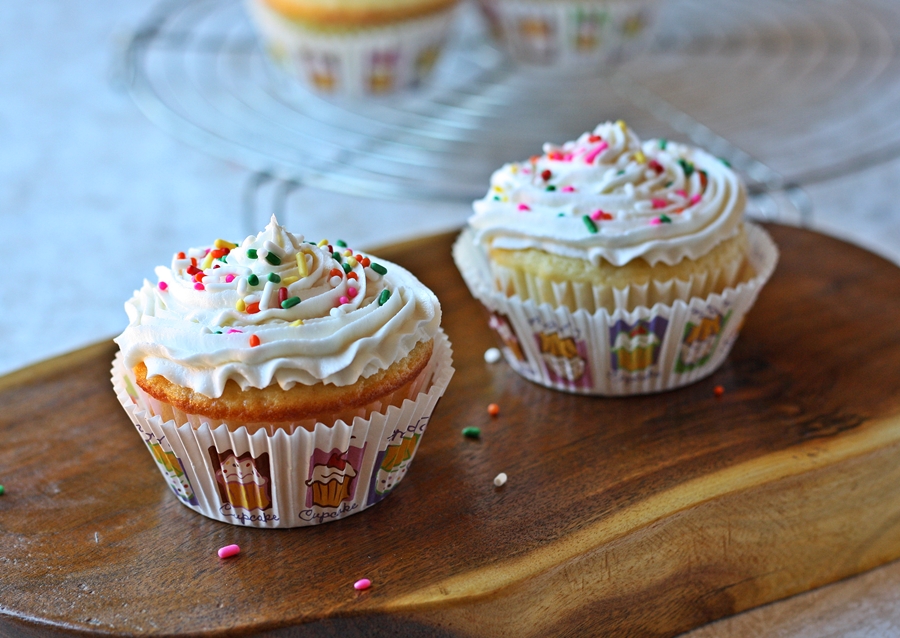 Versatile Vegetarian Kitchen Vanilla Buttermilk Cupcakes