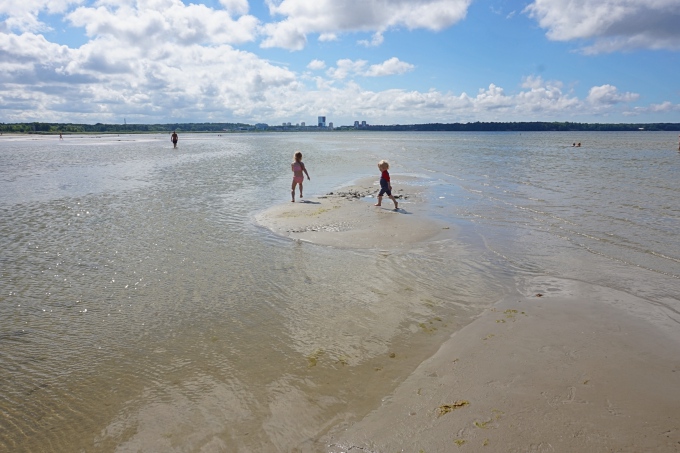 Kokemuksia Tallinnan uimarannasta lasten kanssa / Stromin hiekkaranta
