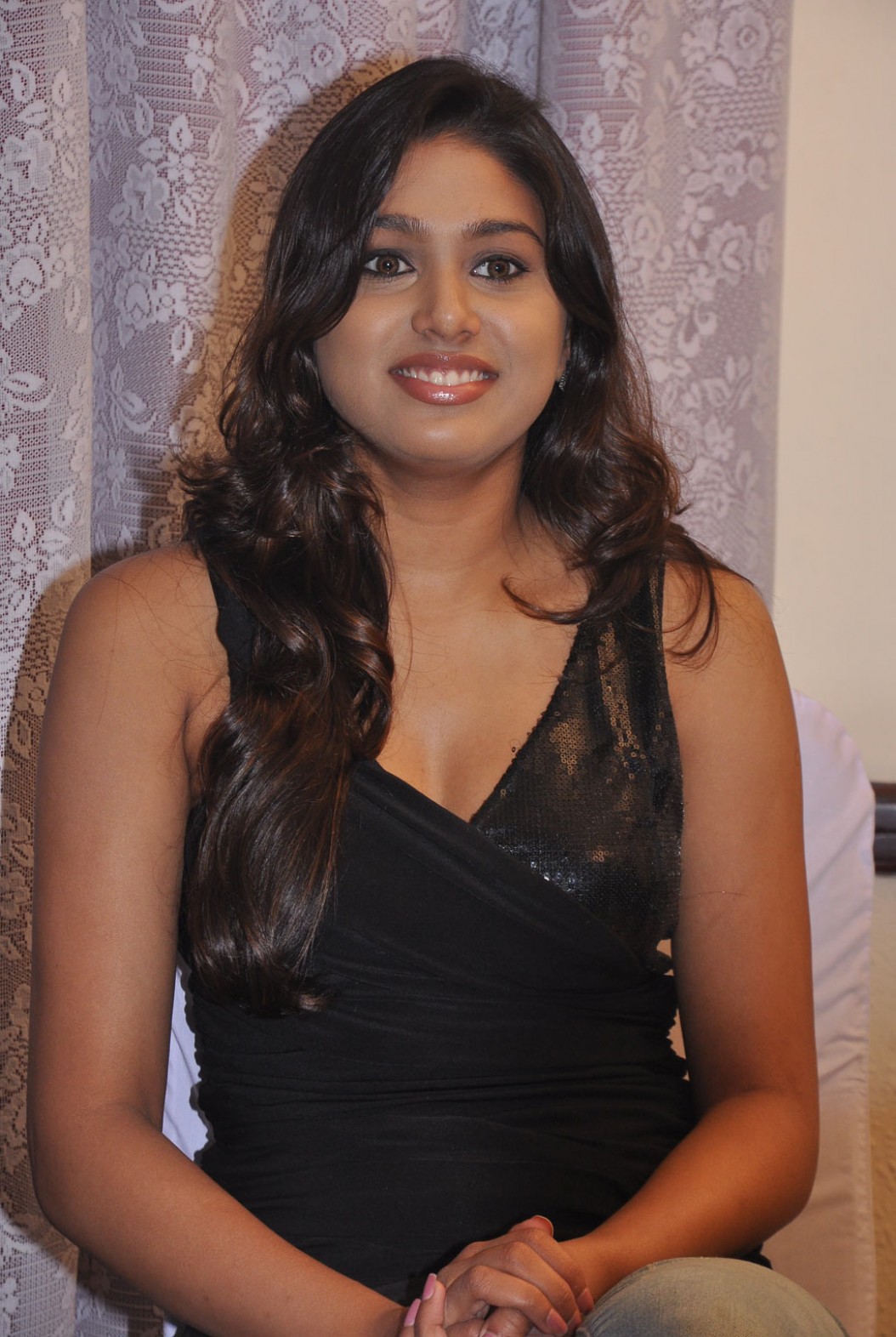 VAZHAKKU ENN 18/9 ACTRESS MANISHA YADAV LATEST PHOTO SHOOT | GATEWAY TO