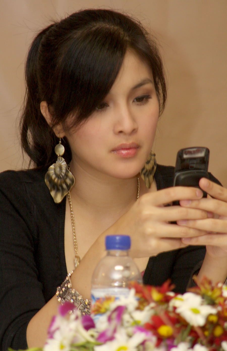Profil Artis Cantik Sandra Dewi Dengan Foto Seksinya Seostarmoon