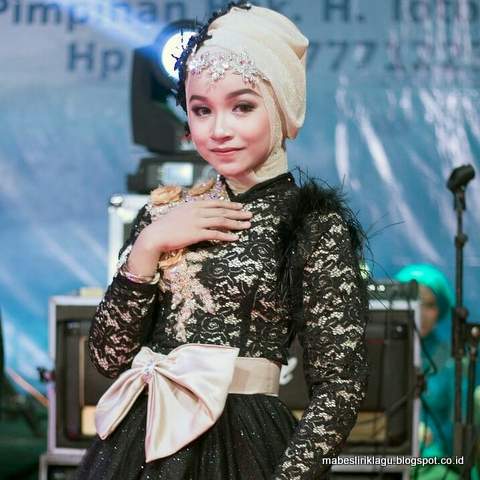 Tasya Rosmala Lirik Separuh Nyowo