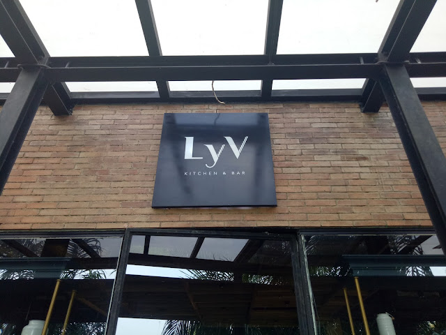 Mau Makan Enak Di Tempat Yang Nyaman Pilih Aja Lyv Kitchen Di Jababeka Cikarang Tiamartyalzahira
