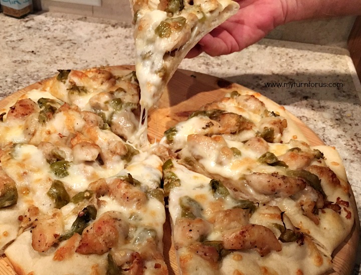 Grilled Pizza with Garlic Chicken and Green Chile!! http://www.myturnforus.com/2013/09/grilled-pizza-with-garlic-chicken-and.html