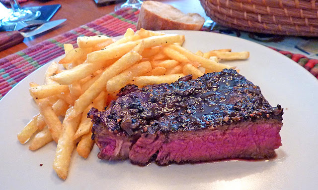 Living the life in Saint-Aignan: Steak au poivre, sauce au cognac
