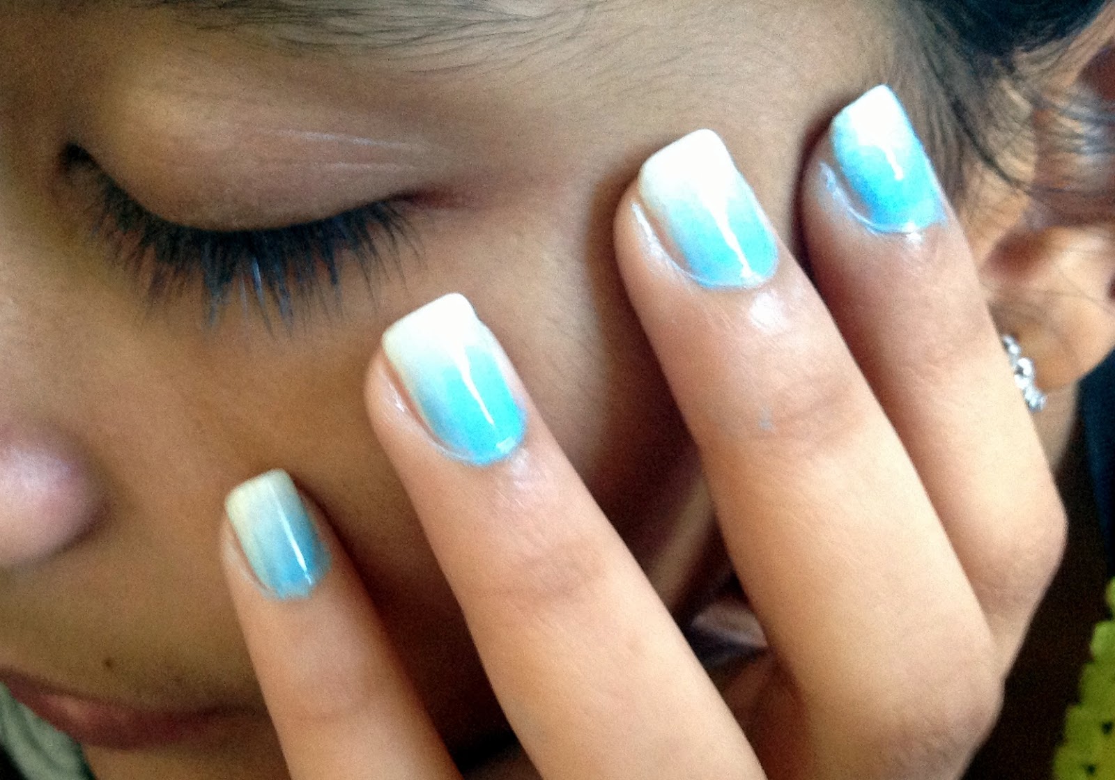 Natty Nails Blue and white ombré