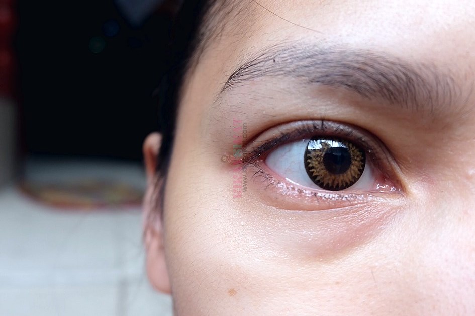 3 Most Comfortable Colored Contact Lenses With Photos And Review