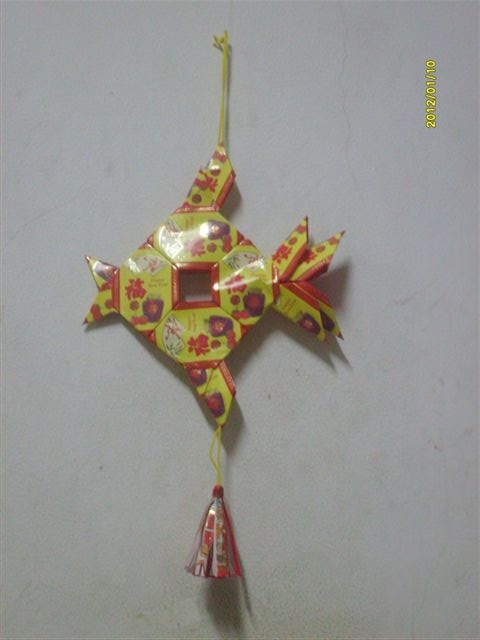 Informasi Belajar Anak Interaktif Lampion Dari Kertas Ang Pao Memiliki lampu hias tidaklah selalu merogoh kocek yang mahal, asalkan anda mampu nah berikut ini kita akan belajar membuat lampu hias kamar dari sebuah kertas kardus bekas dan foto atau lukisan gambar. lampion dari kertas ang pao