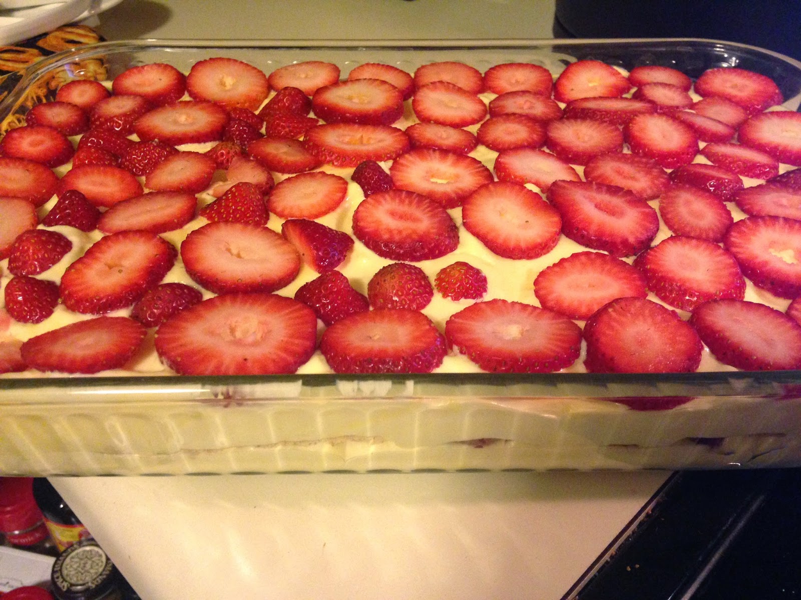 Strawberry cake cheesecake icebox bake cream cheese whipped graham filling strawberries crackers dessert