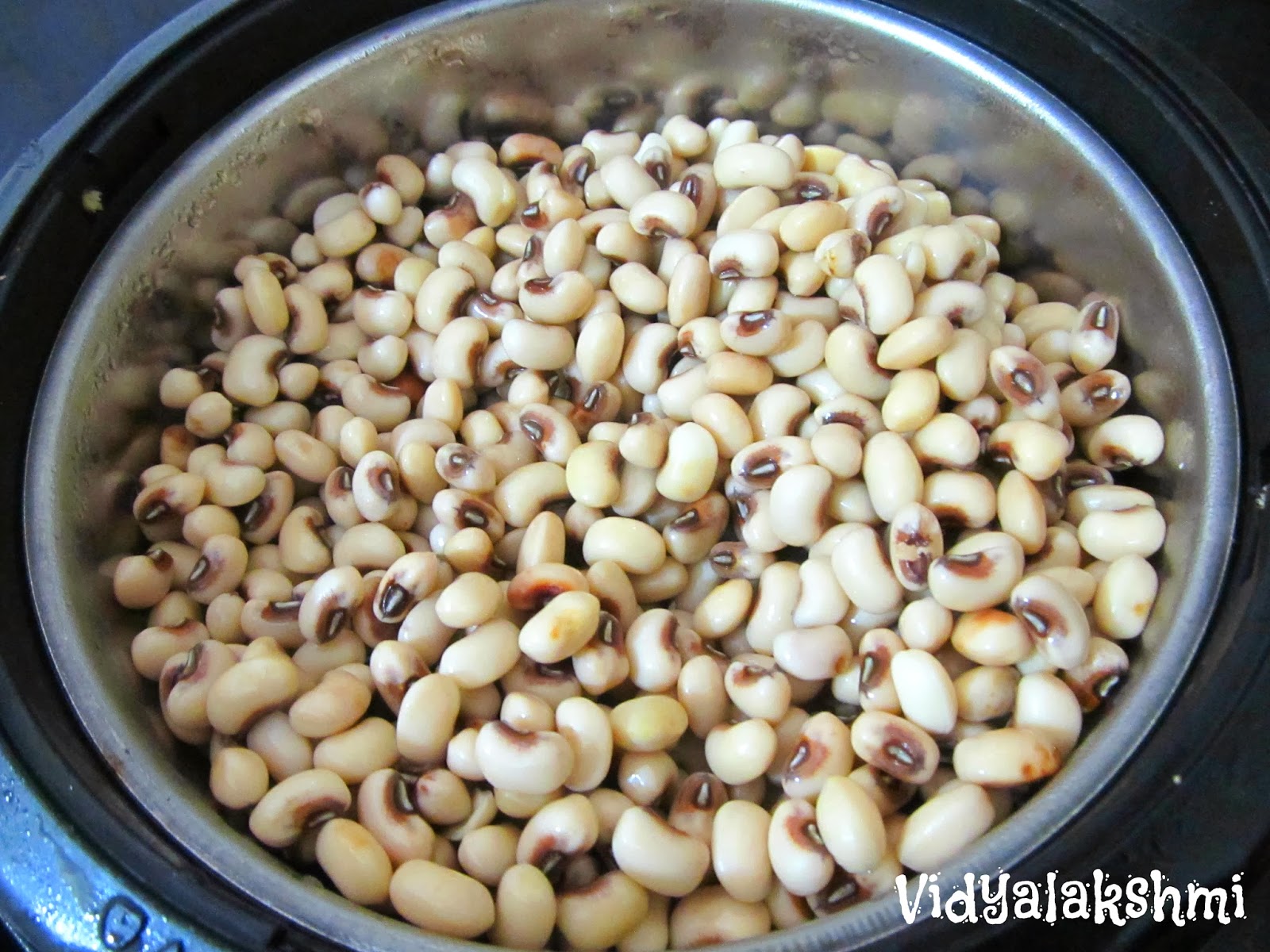 Black Eyed Beans/Karamani Vadai