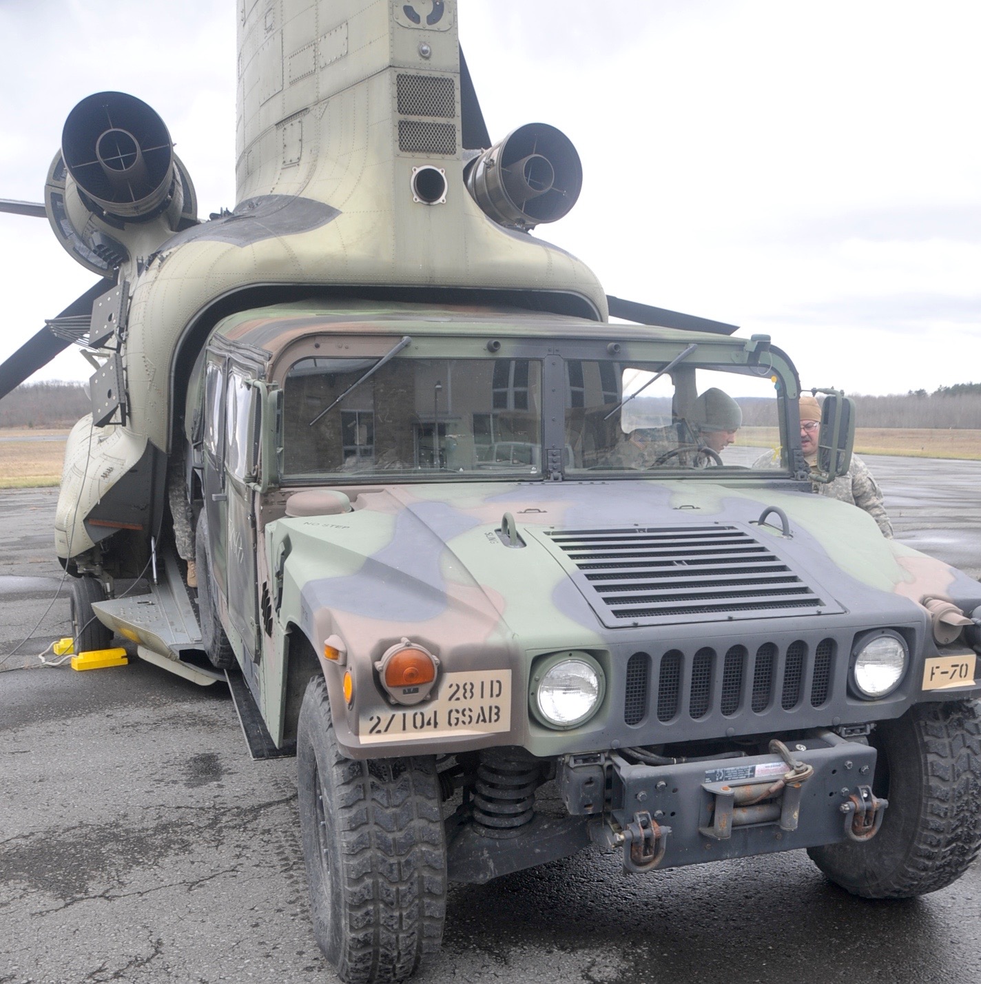 humvee%2Bin%2Ba%2Bchinook%2B-%2B%2B-%2B9.jpg