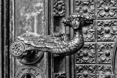 La puerta de la catedral de Colonia (Alemania), by Guillermo Aldaya / AldayaPhoto