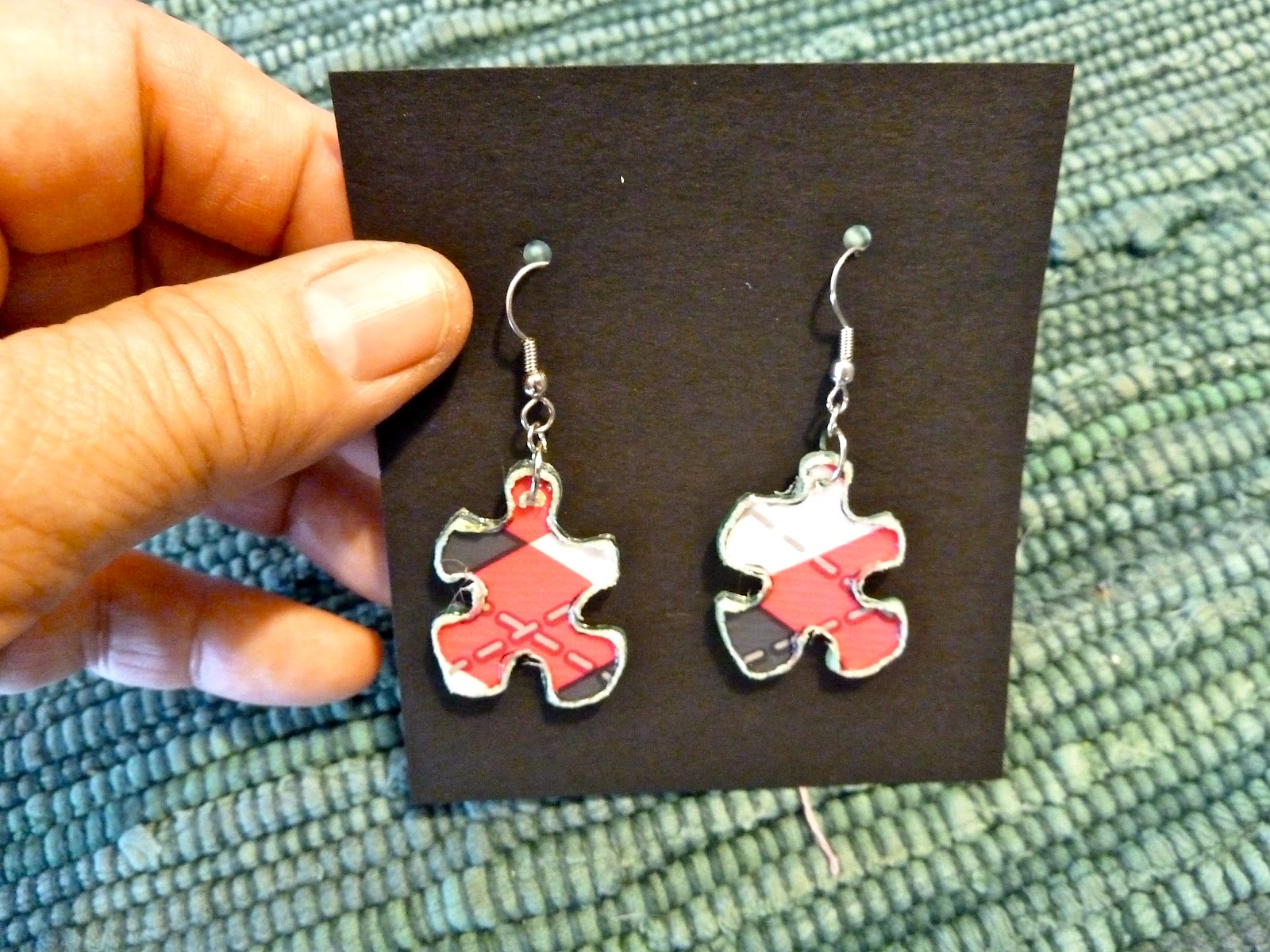 Make it easy crafts Recycled CD and/or Duct Tape Puzzle Earrings