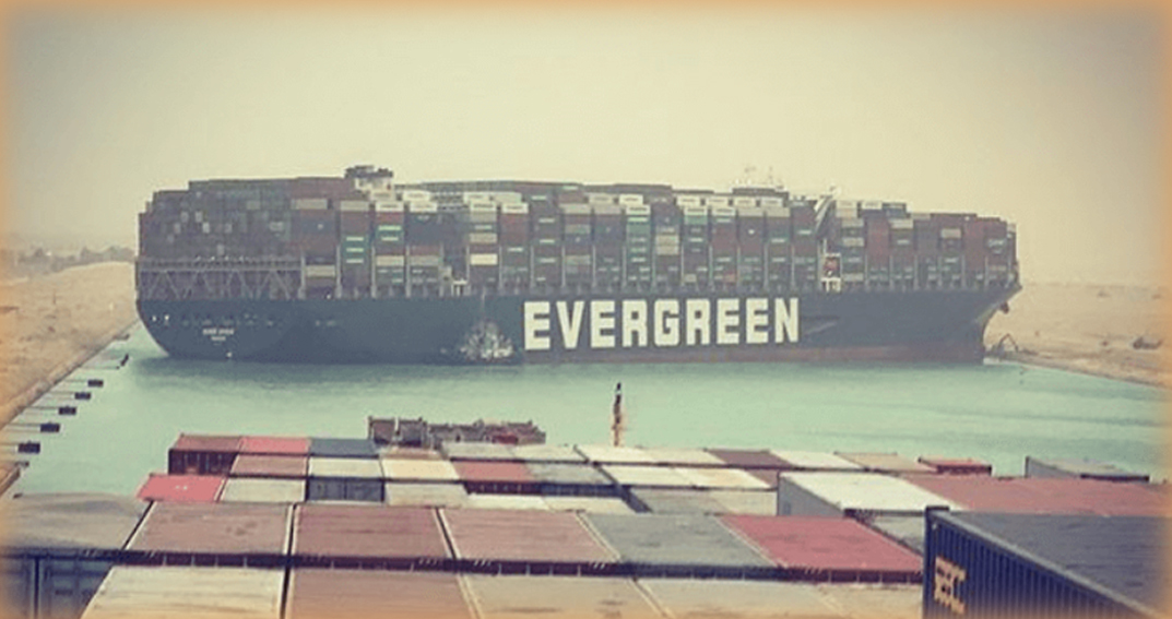 Buque Ever Give, de empresa Evergreen en el canal de Suez