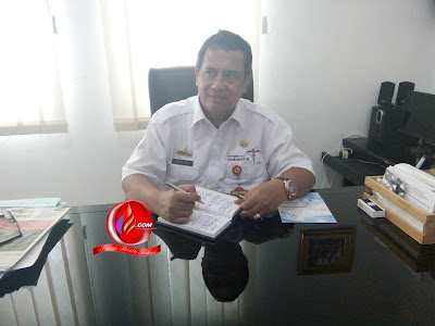 Dispora Lampura Salurkan Ribuan Bola Voly Gratis