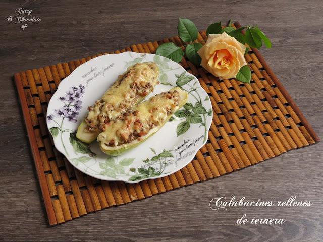 Calabacines rellenos de carne picada – Stuffed zucchini boats
