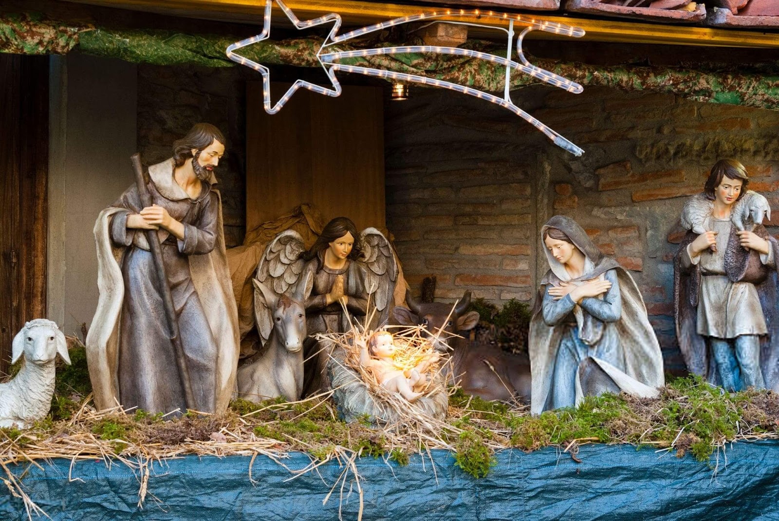 La crèche рестаран. вертеп иисуса христа. Jesus krippe. Nativity scene перевод. иисус в хлеву.