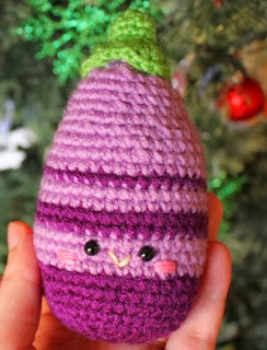 http://amigurumifood.blogspot.com.es/2013/11/new-update-eggplant-amigurumi.html