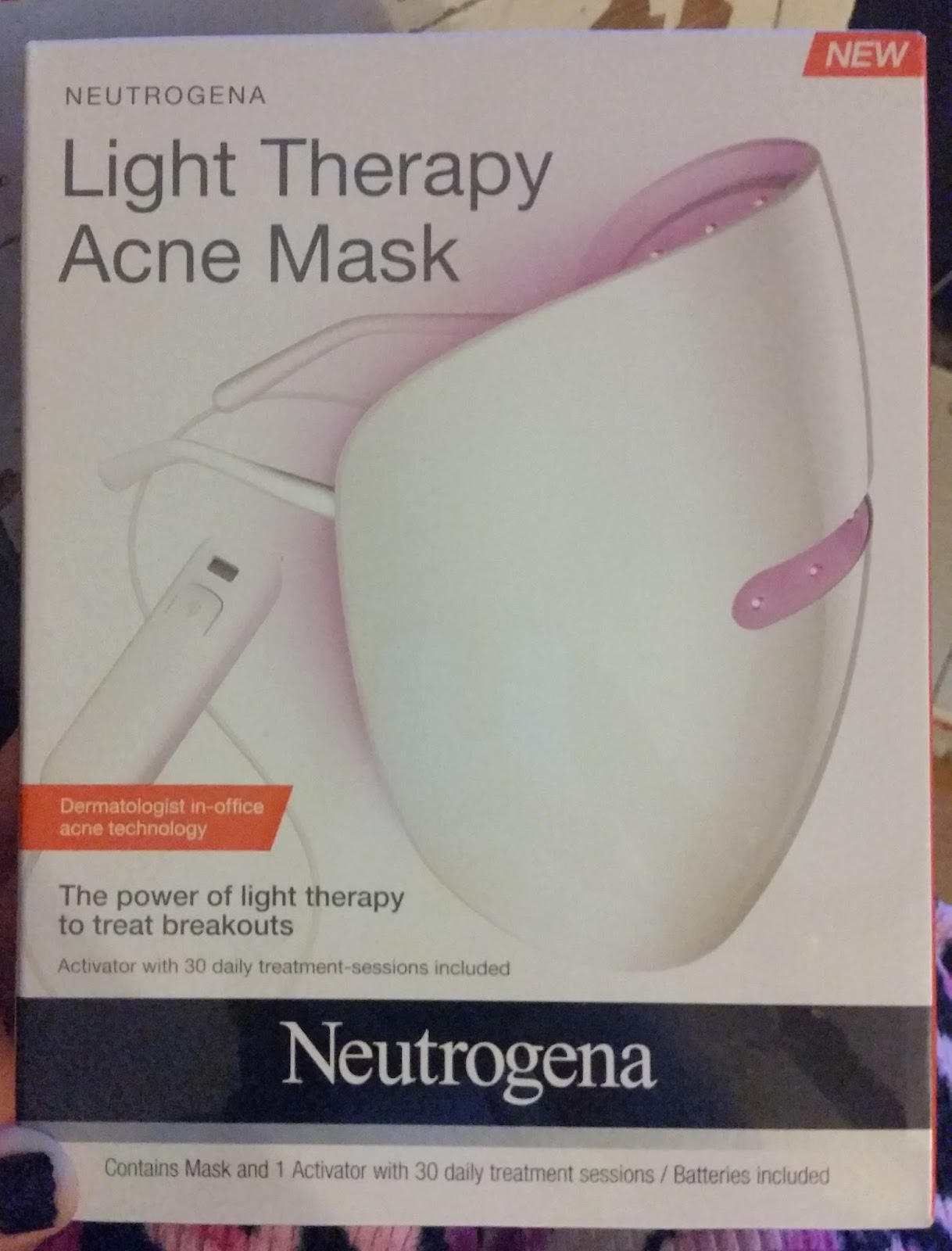 Zombiee's Reviews Neutrogena Light Therapy Acne Mask 10 Day Check In