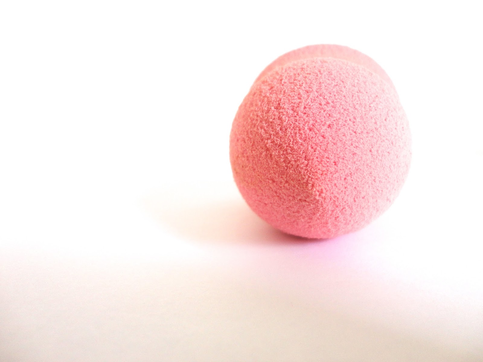 Sois Belle Pipelette Le beauty Blender par H&M.