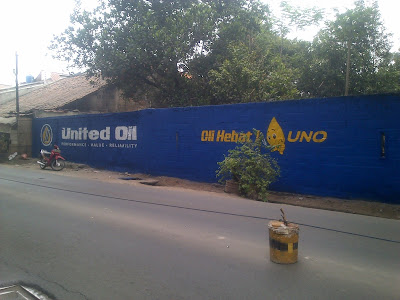 branding tembok united oil