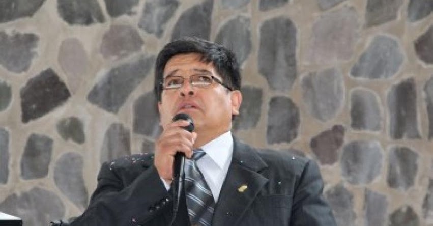 Denuncian que la DRE Puno habría escondido información sobre «grado falso» del exdirector de ISPJ Denuncian que la DRE Puno habría escondido información sobre «grado falso» del exdirector de ISPJ