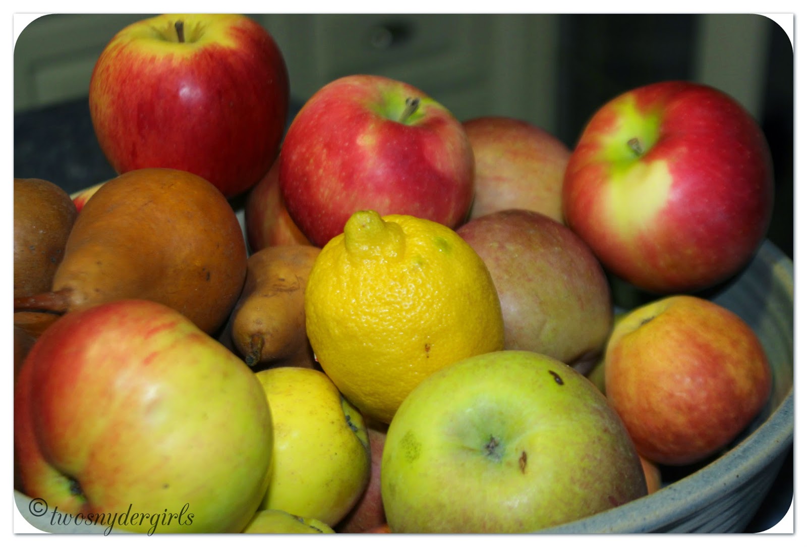 Bowl of fruit