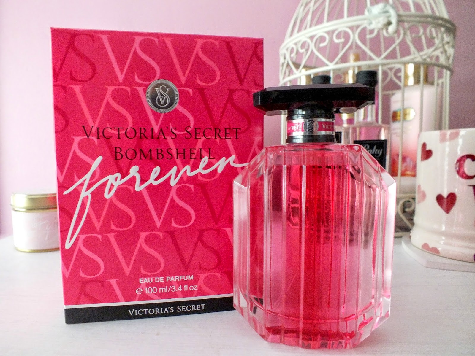 Chloe's Way: SUMMER SCENTS: VICTORIA'S SECRET BOMBSHELL FOREVER*