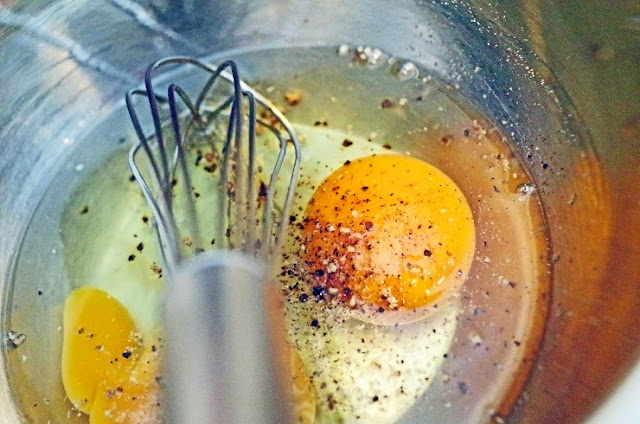 stuttgartcooking: Gebratener Weck-Knödel in Ei-Hülle mit Champignons ...