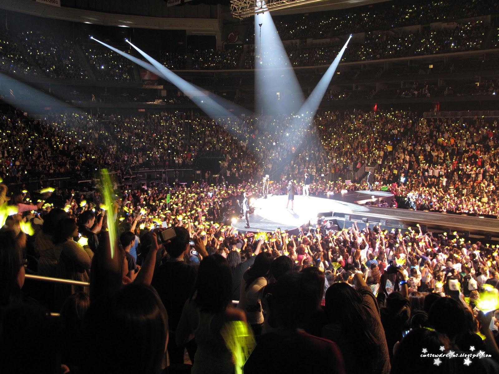 CutsewDreams *･ﾟ Big Bang Concert at Prudential center, New Jersey