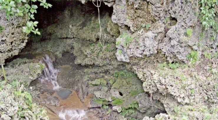 Air Terjun dalam Gua Luweng Wisata Alam Blitar Selatan