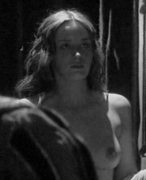 Emily Blunt Nipple