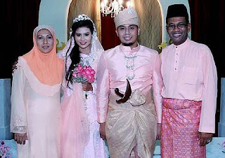 Gambar Majlis Perkahwinan Anak Nash Fareena Nasha dan A Rahman Fauzi