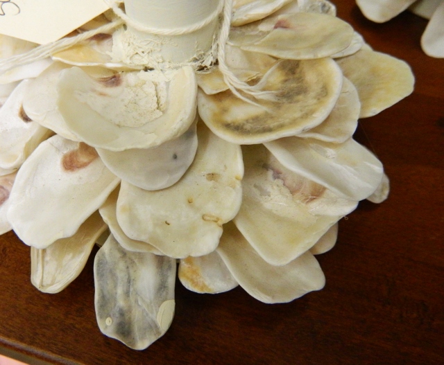oyster shell candlestick via homeologymodernvintage.com