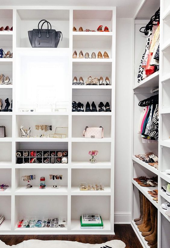 Passo a passo para um closet organizado