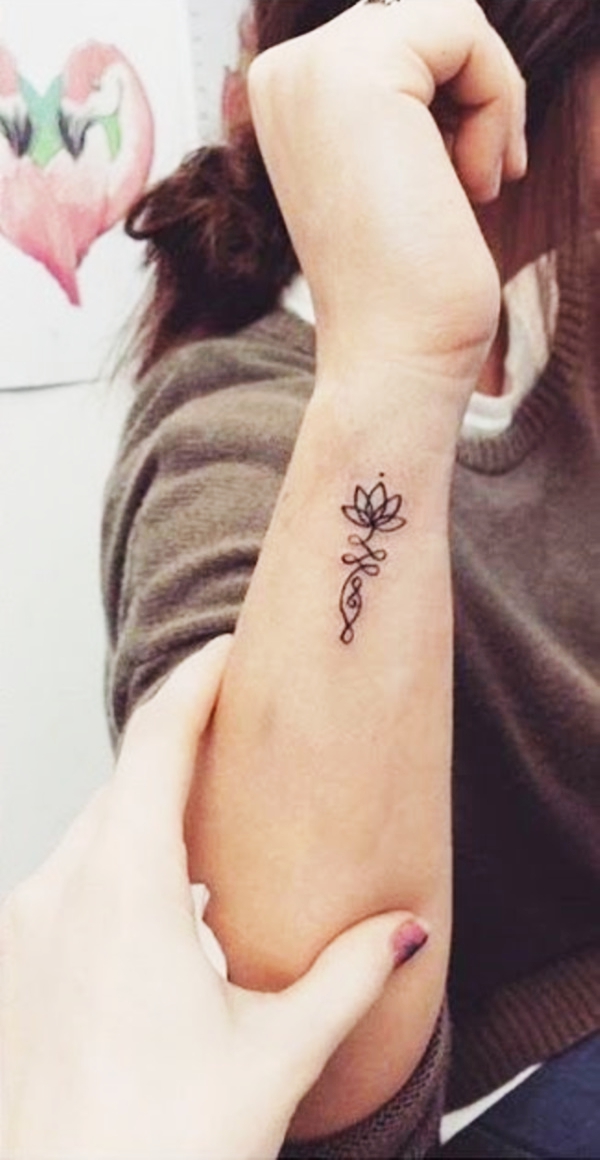 Mini tatuagens de flores para as mulheres Mini tatuagens de flores para as mulheres