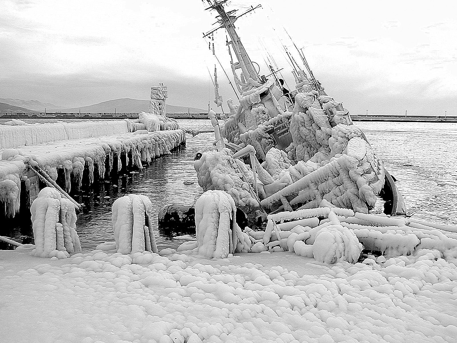 Новороссийск замерзшее море Новороссийск замерзшее море
