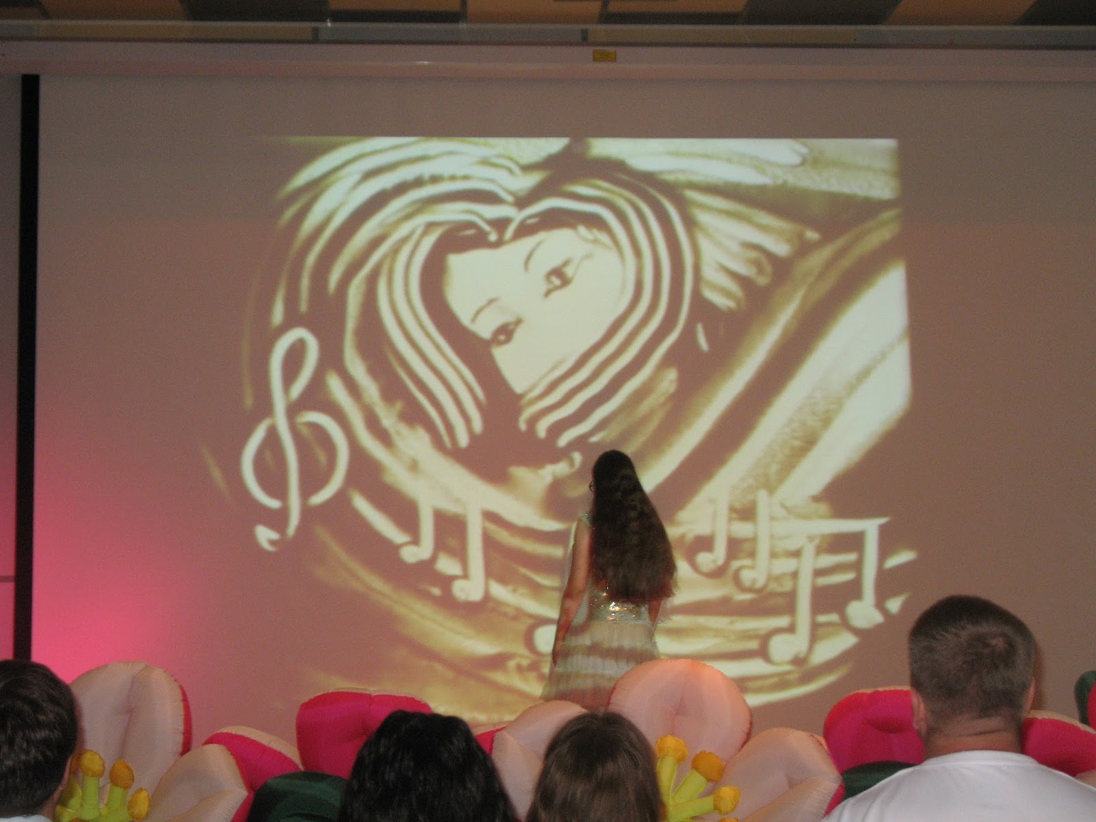 И сюзева. Объявление мисс осень. В конкурсе состоящем из нескольких. Гурьевск кемеровская область снегурьяночка. Школьники на егэ.