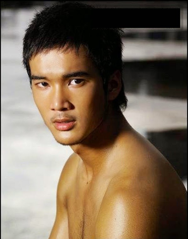 Тайка парни. Chaiwat Thongsaeng. Сюй фэн таиландский актер. Тайский актер Шон тжиндачот. Тайцы мужчины.
