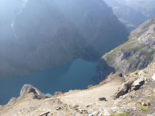 Tiefblick von der Kistenpasshütte zum Limmernsee