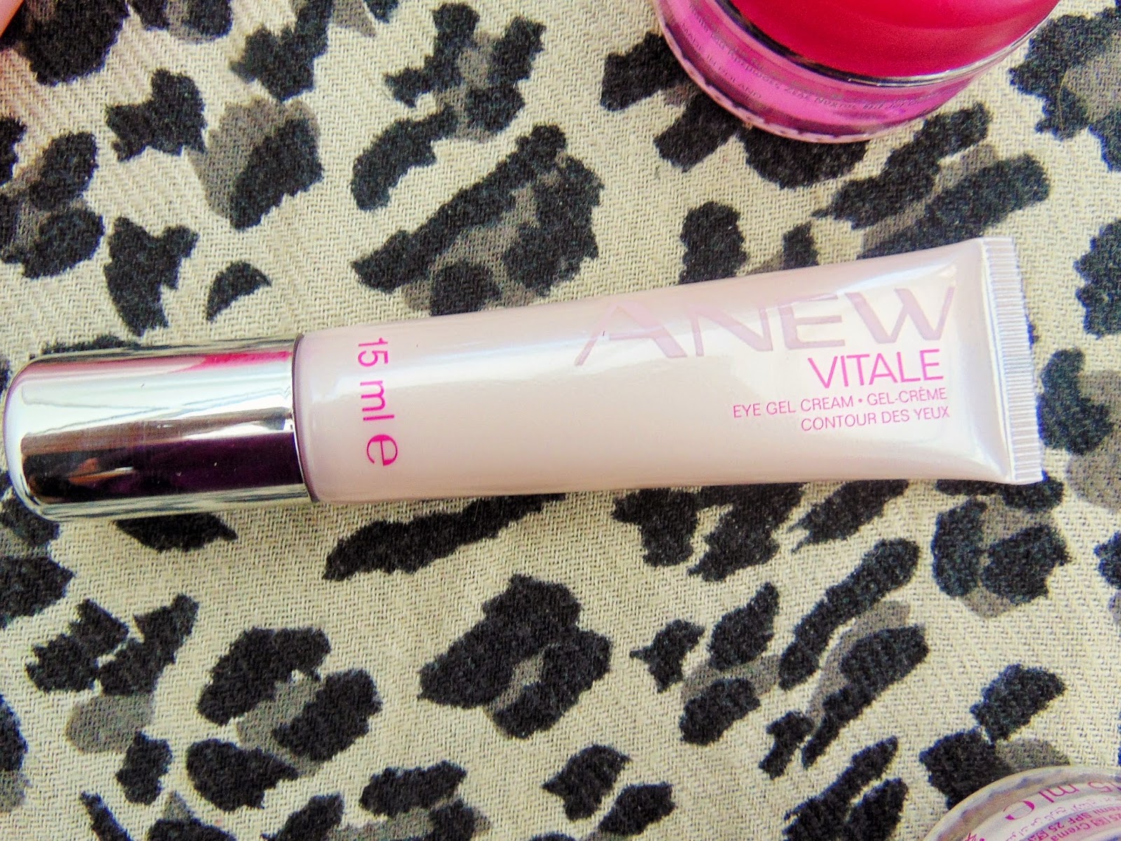 lobloggs... Avon Anew Vitale skincare kit review